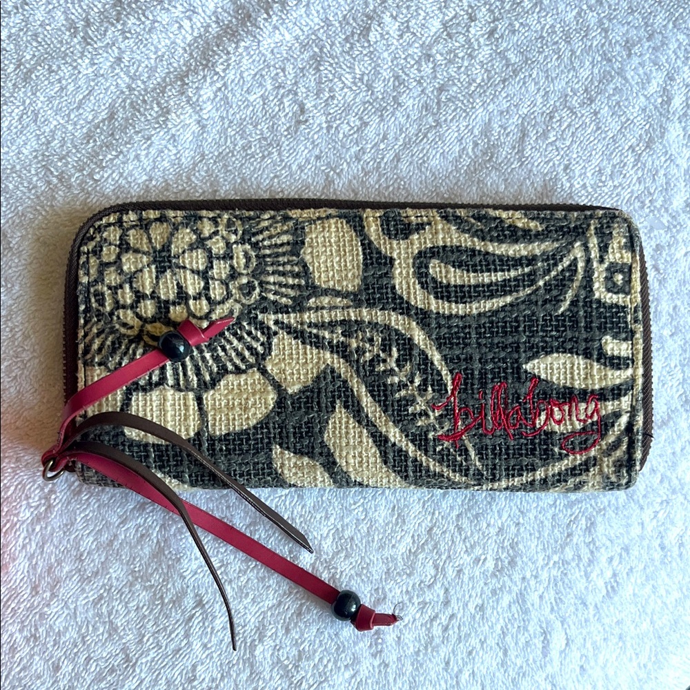 Billabong Women's Floral Wallet - Black, Tan, and Red